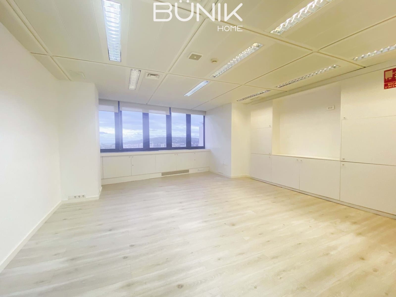 Kantoor te huur in Barcelona stad met garage - € 7.239 (Ref: 9884853)