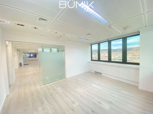 Kantoor te huur in Les Corts, Barcelona stad met garage - € 7.239 (Ref: 9884853)