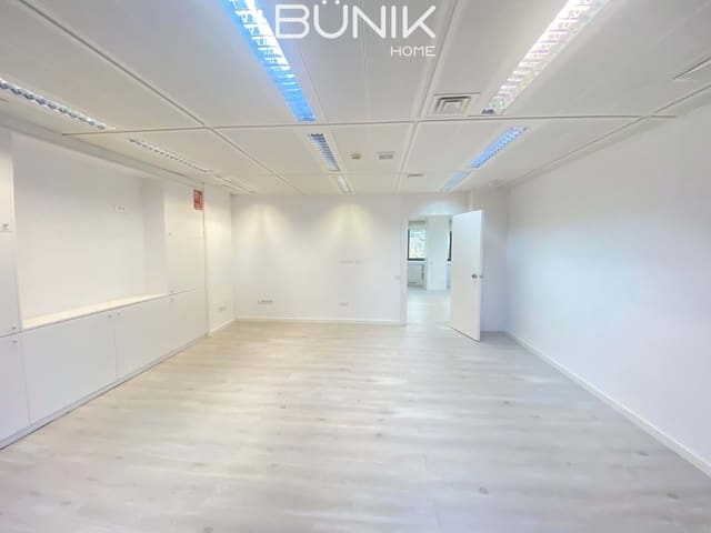 Kantoor te huur in Les Corts, Barcelona stad met garage - € 7.239 (Ref: 9884853)