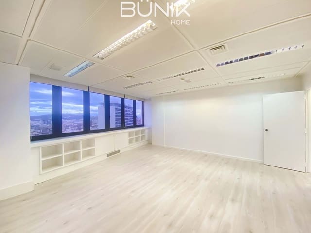 Kantoor te huur in Les Corts, Barcelona stad met garage - € 7.239 (Ref: 9884853)