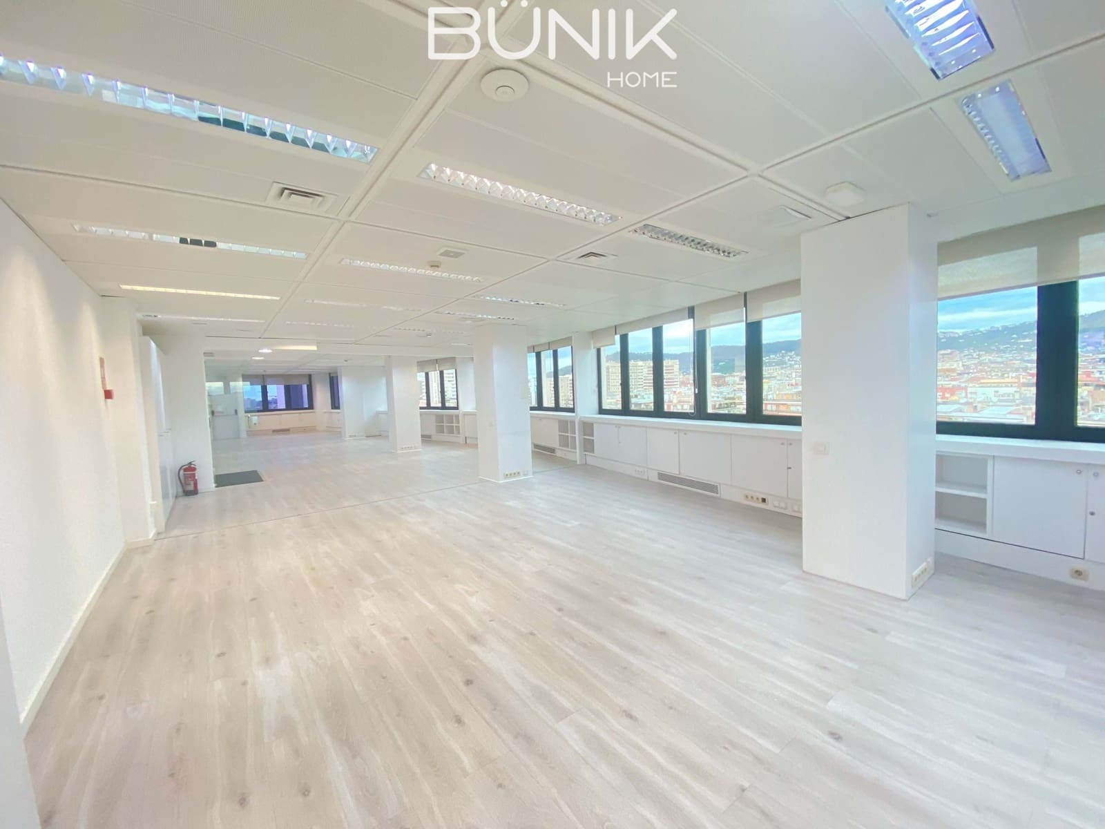 Kantoor te huur in Barcelona stad met garage - € 7.239 (Ref: 9884853)