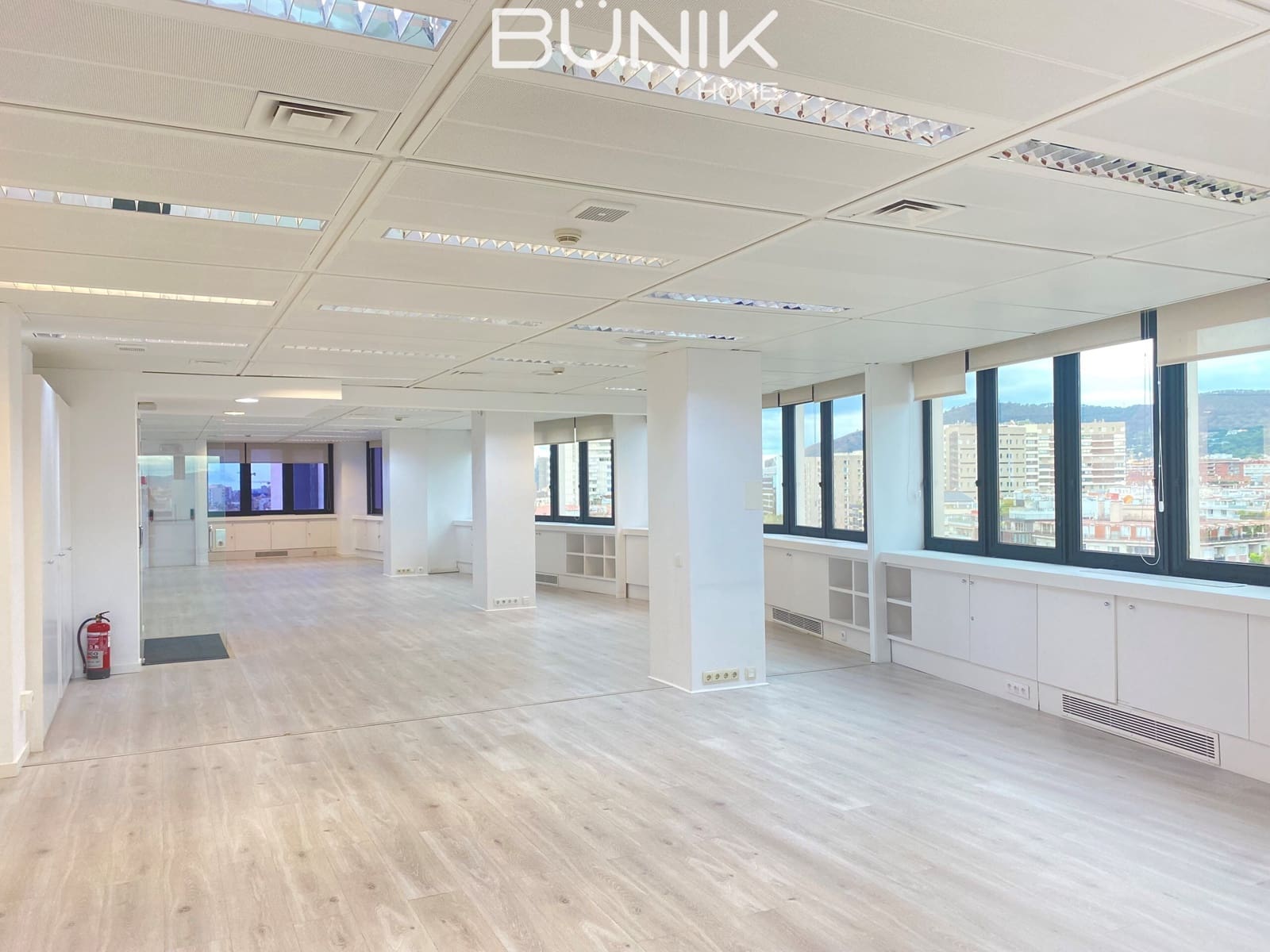 Kantoor te huur in Barcelona stad met garage - € 7.239 (Ref: 9884853)