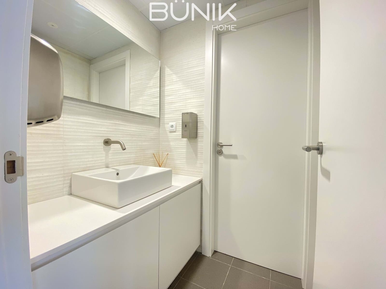 Kantoor te huur in Barcelona stad met garage - € 7.290 (Ref: 9884854)