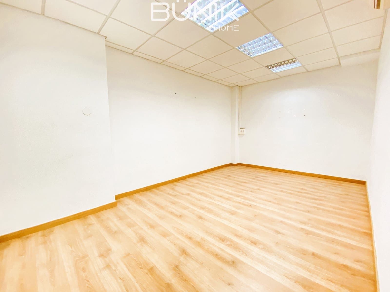 Kantoor te huur in Barcelona stad - € 1.500 (Ref: 9884859)