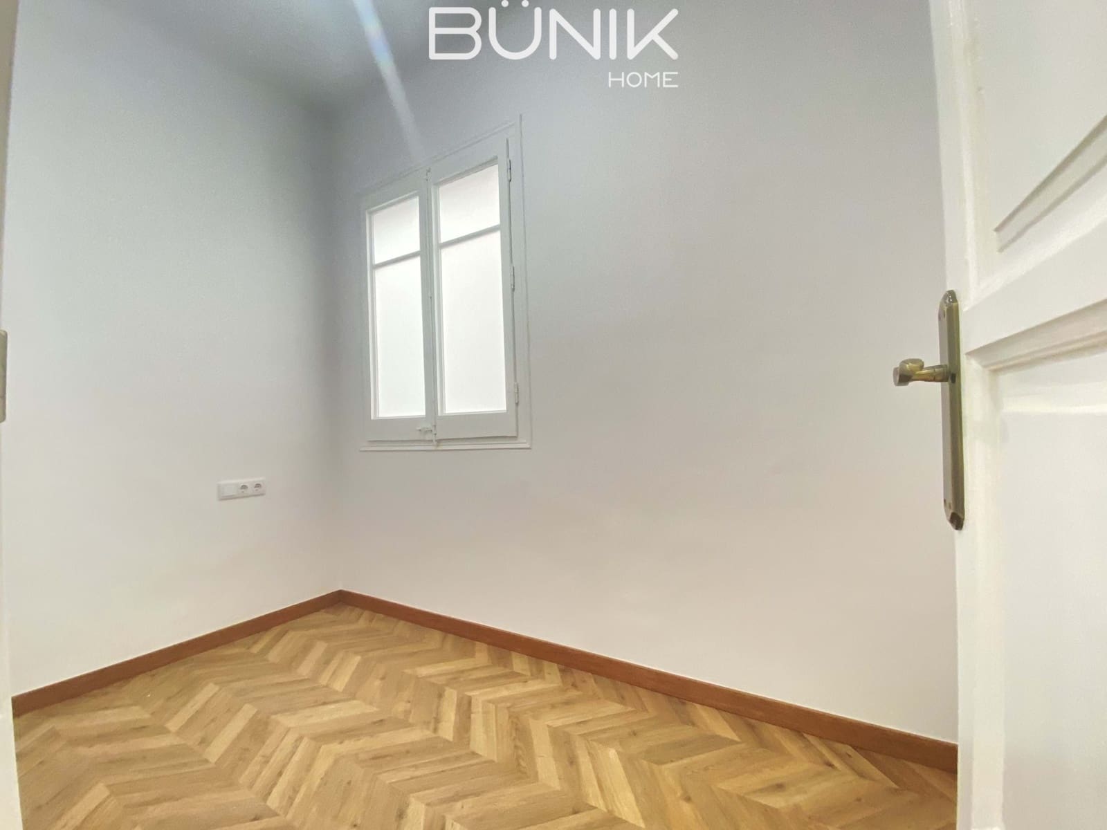 5 slaapkamer Kantoor te huur in Barcelona stad - € 4.000 (Ref: 9884860)