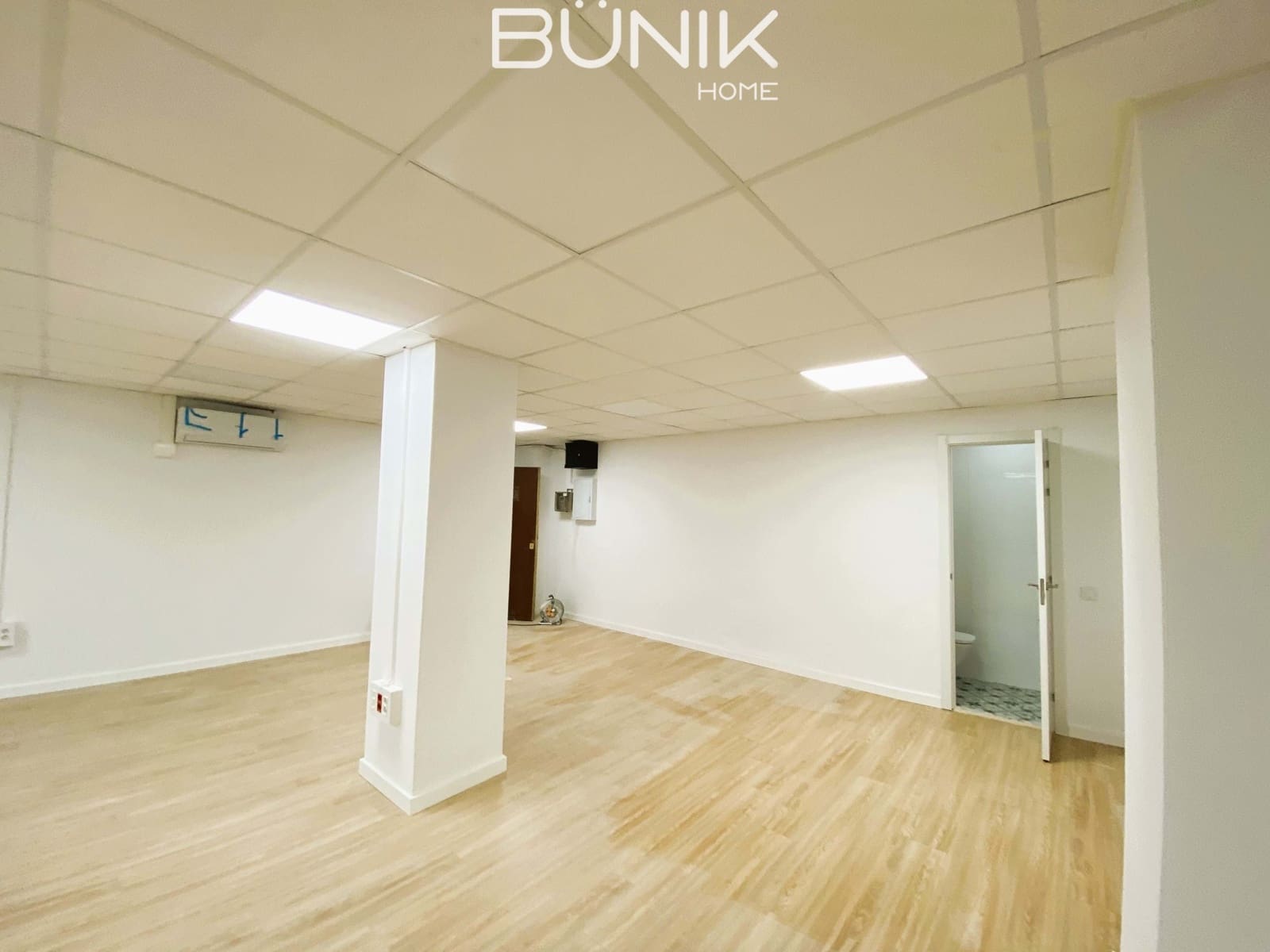 Kontor til leje i Barcelona by med garage - € 850 (Ref: 9884861)