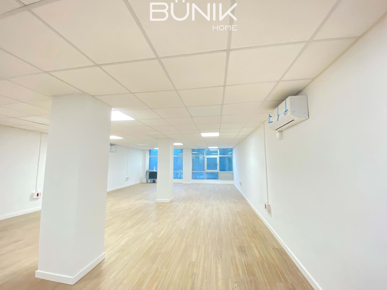 Kontor til leje i Barcelona by med garage - € 850 (Ref: 9884861)