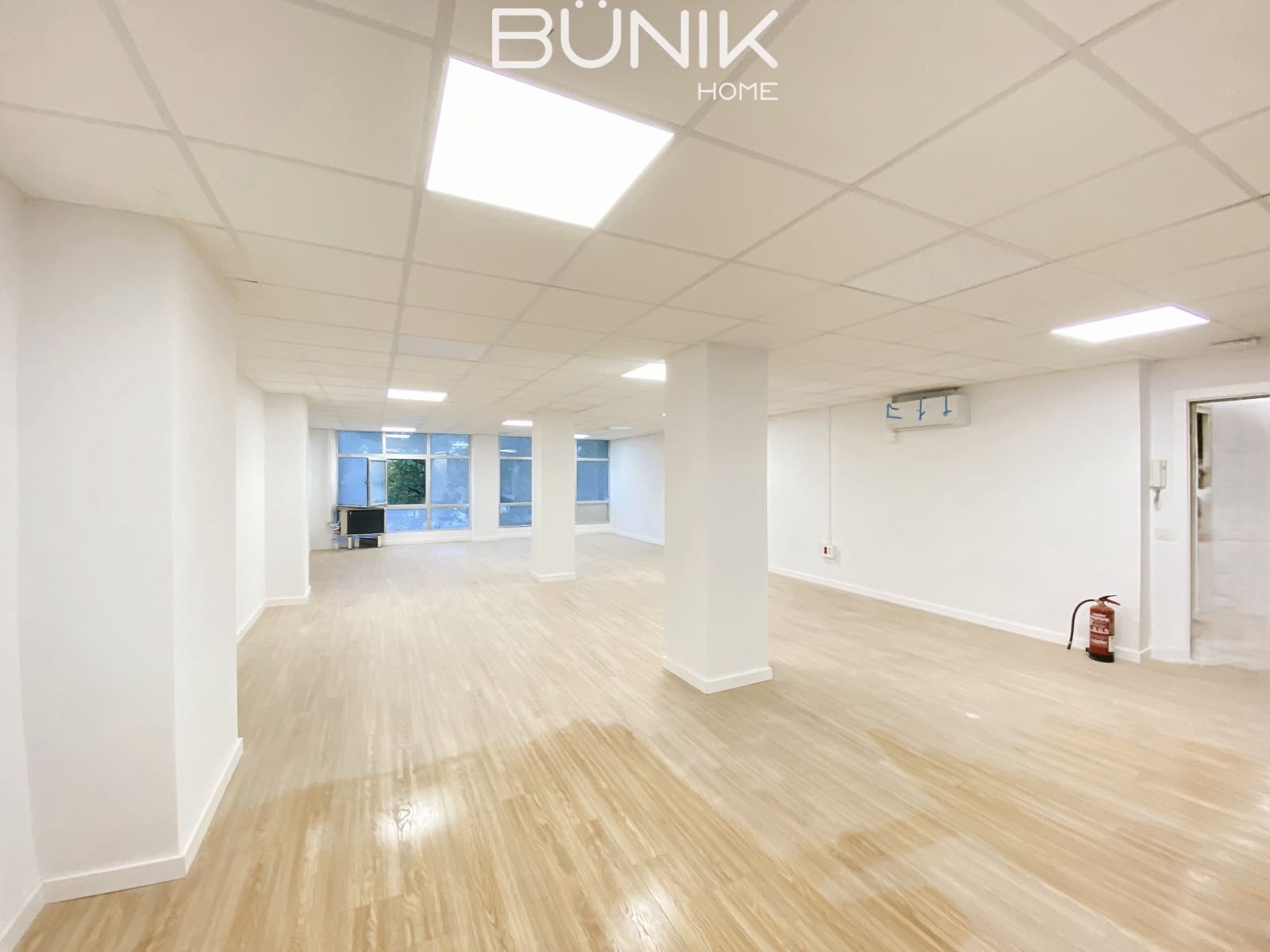 Kontor til leje i Barcelona by med garage - € 850 (Ref: 9884861)