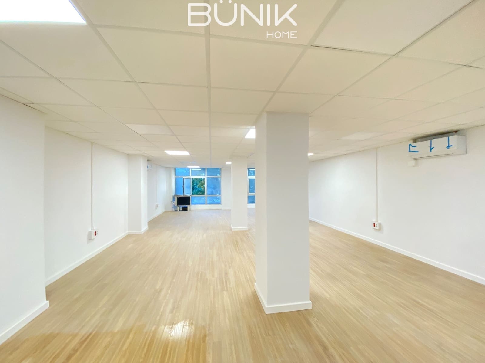 Kontor til leje i Barcelona by med garage - € 850 (Ref: 9884861)