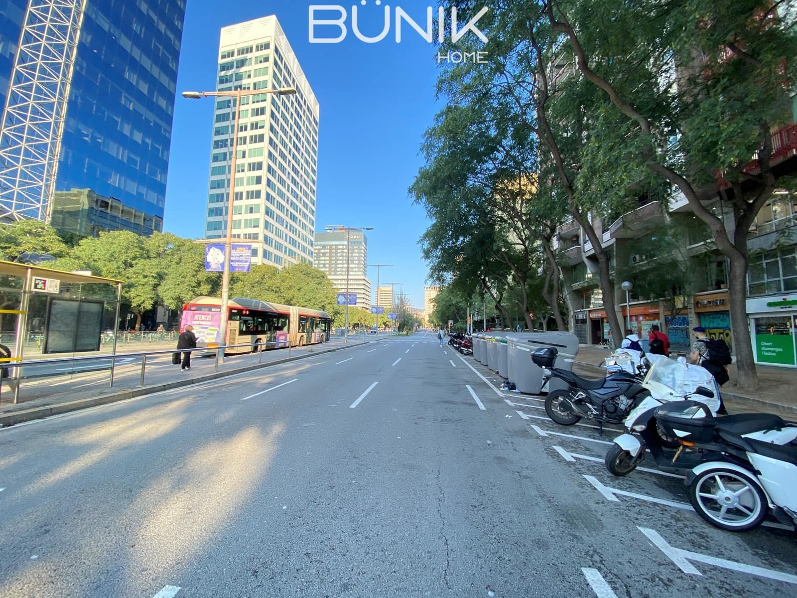 Kontor til leje i Barcelona by med garage - € 850 (Ref: 9884861)