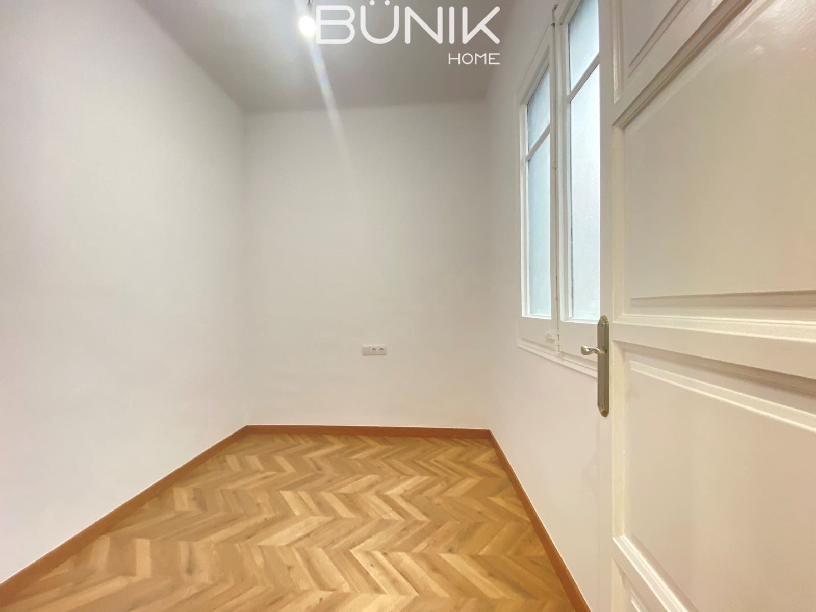 5 bedroom Flat for rent in Barcelona city - € 4,000 (Ref: 9921511)