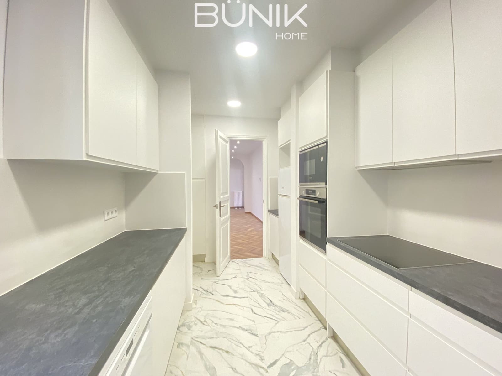 5 bedroom Flat for rent in Barcelona city - € 4,000 (Ref: 9921511)