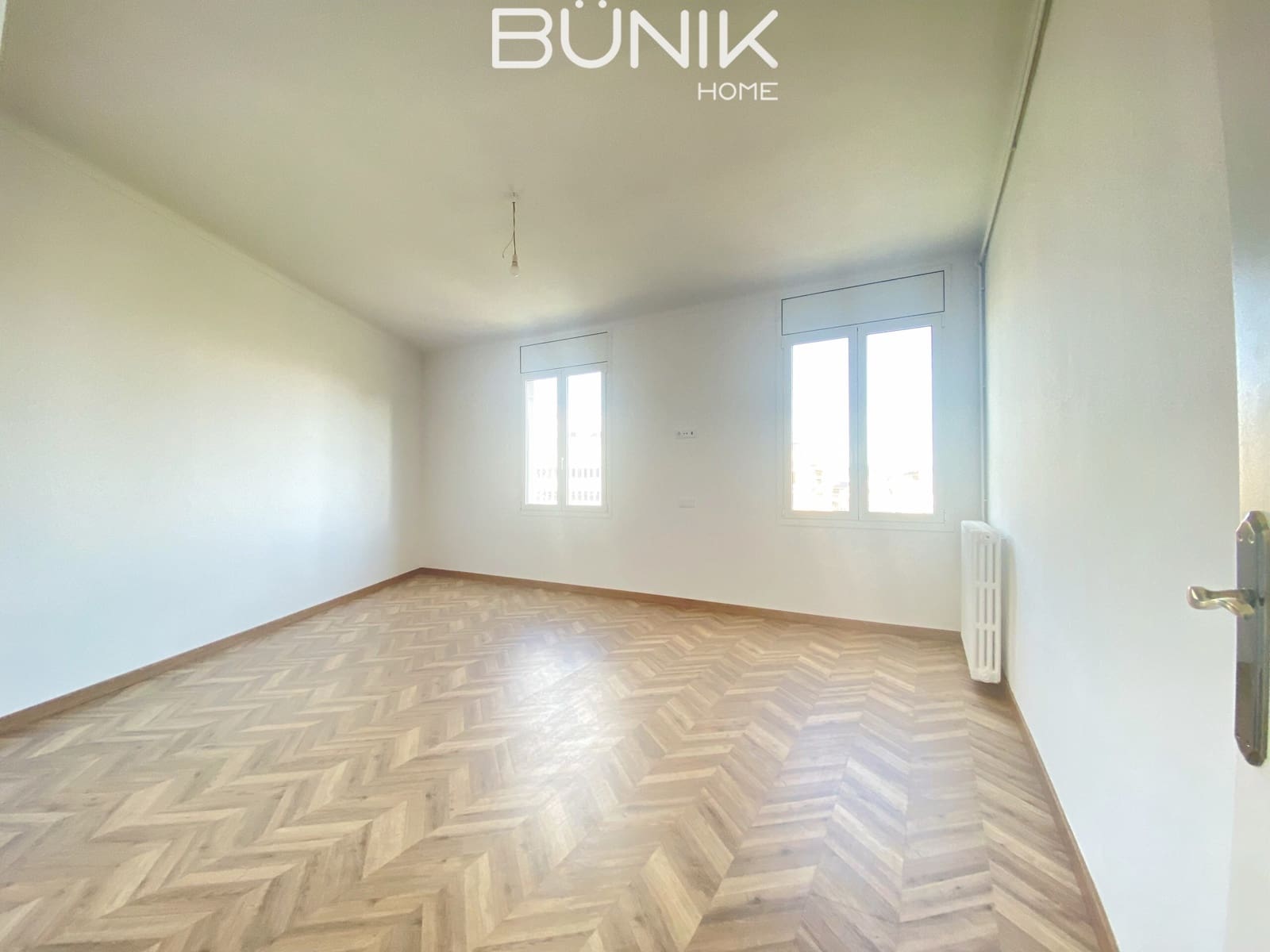 5 bedroom Flat for rent in Barcelona city - € 4,000 (Ref: 9921511)