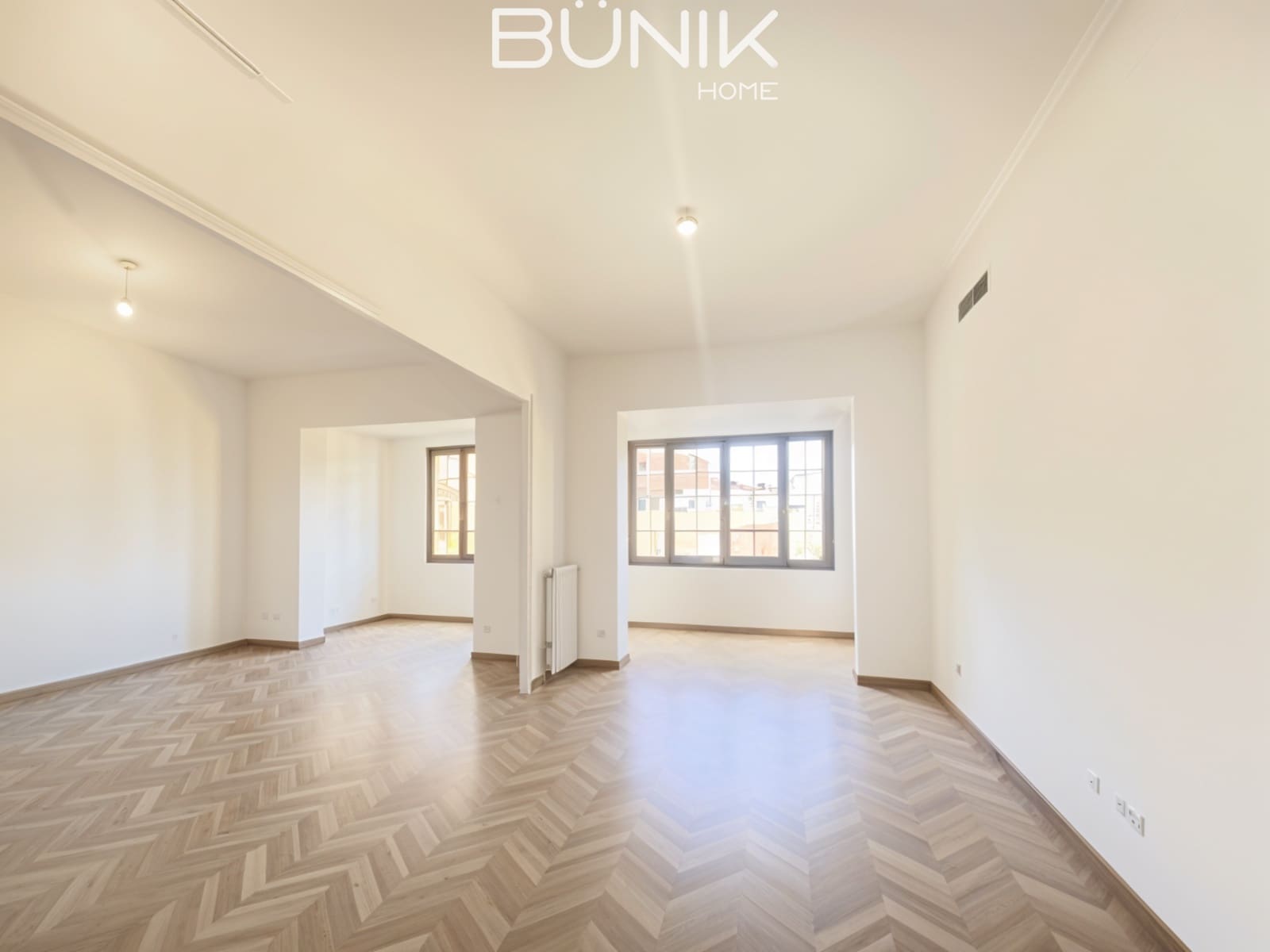 5 bedroom Flat for rent in Barcelona city - € 4,000 (Ref: 9921511)