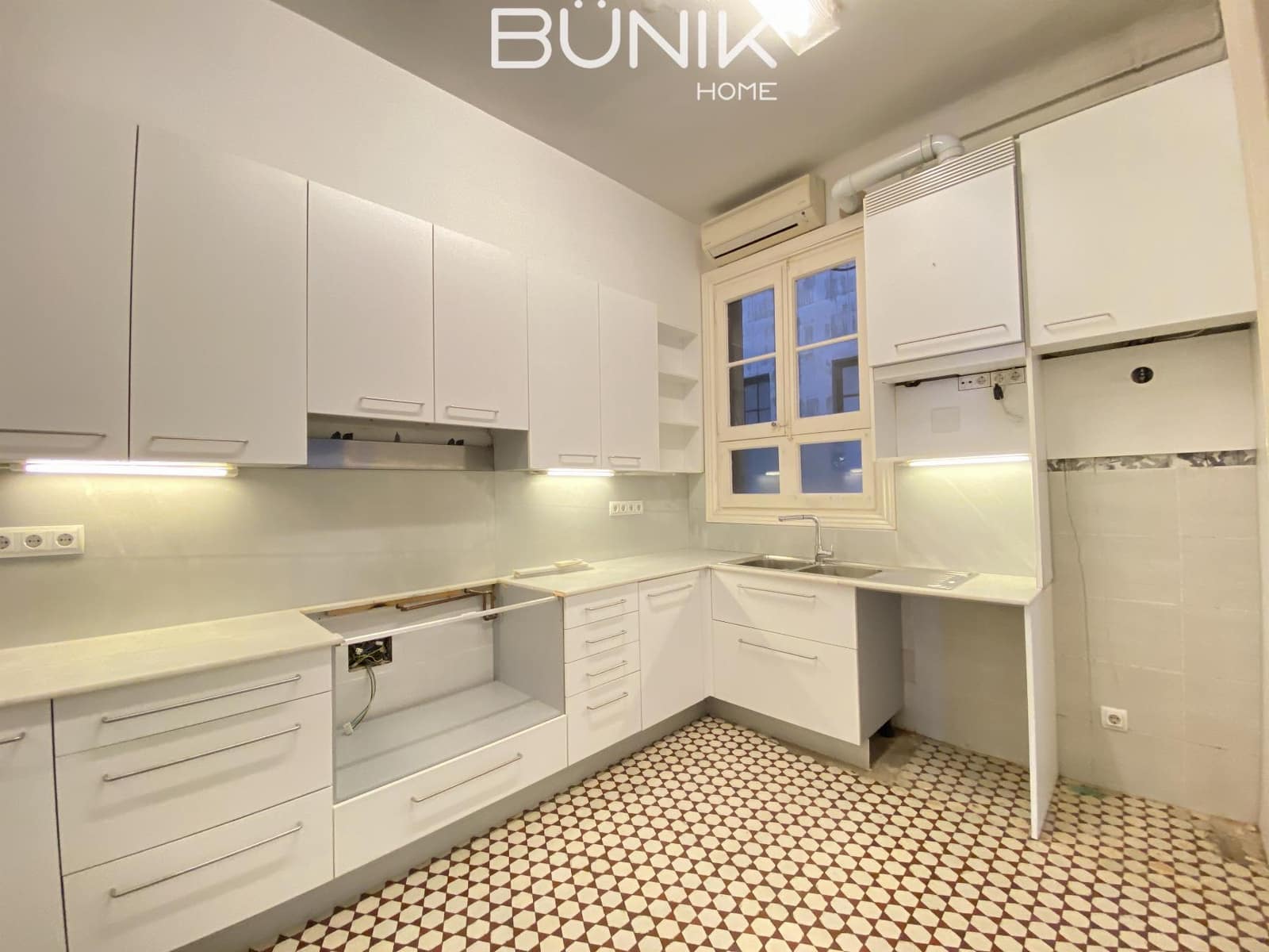 7 makuuhuone Toimisto vuokrattavana paikassa Barcelona kaupunki - 4 000 € (Ref: 9932410)