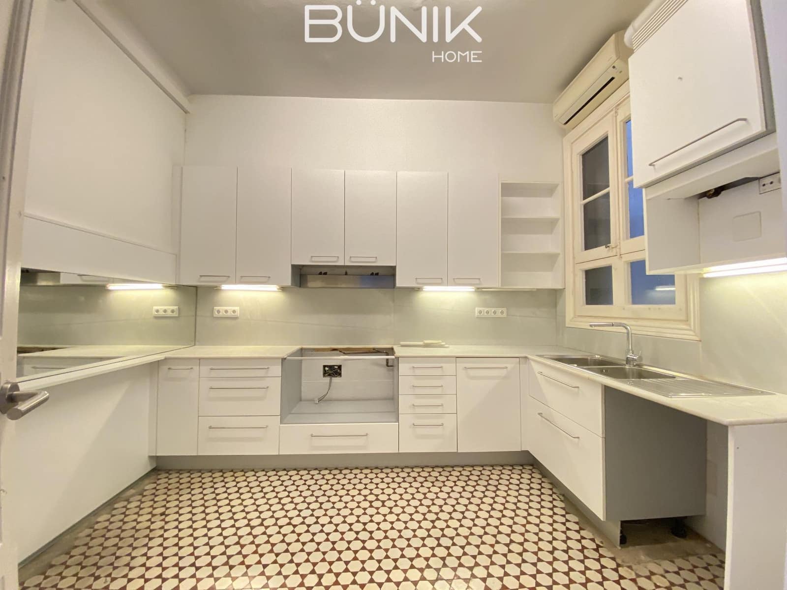 7 makuuhuone Toimisto vuokrattavana paikassa Barcelona kaupunki - 4 000 € (Ref: 9932410)