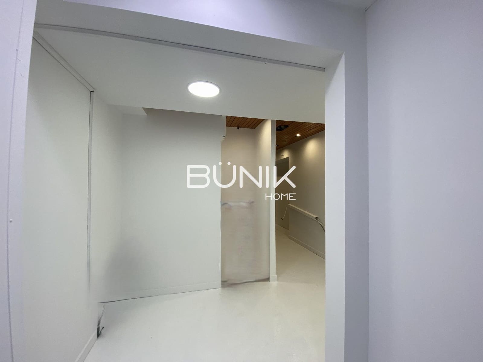 2 bedroom Commercial for rent in Barcelona city - € 3,320 (Ref: 9939126)