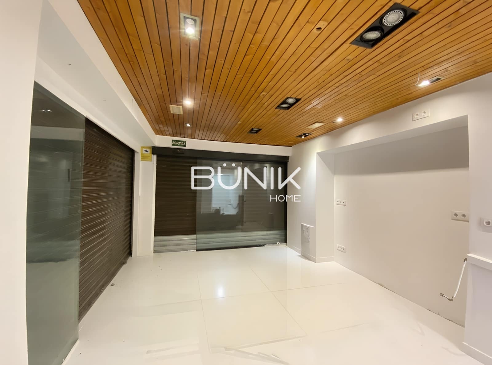 2 bedroom Commercial for rent in Barcelona city - € 3,320 (Ref: 9939126)
