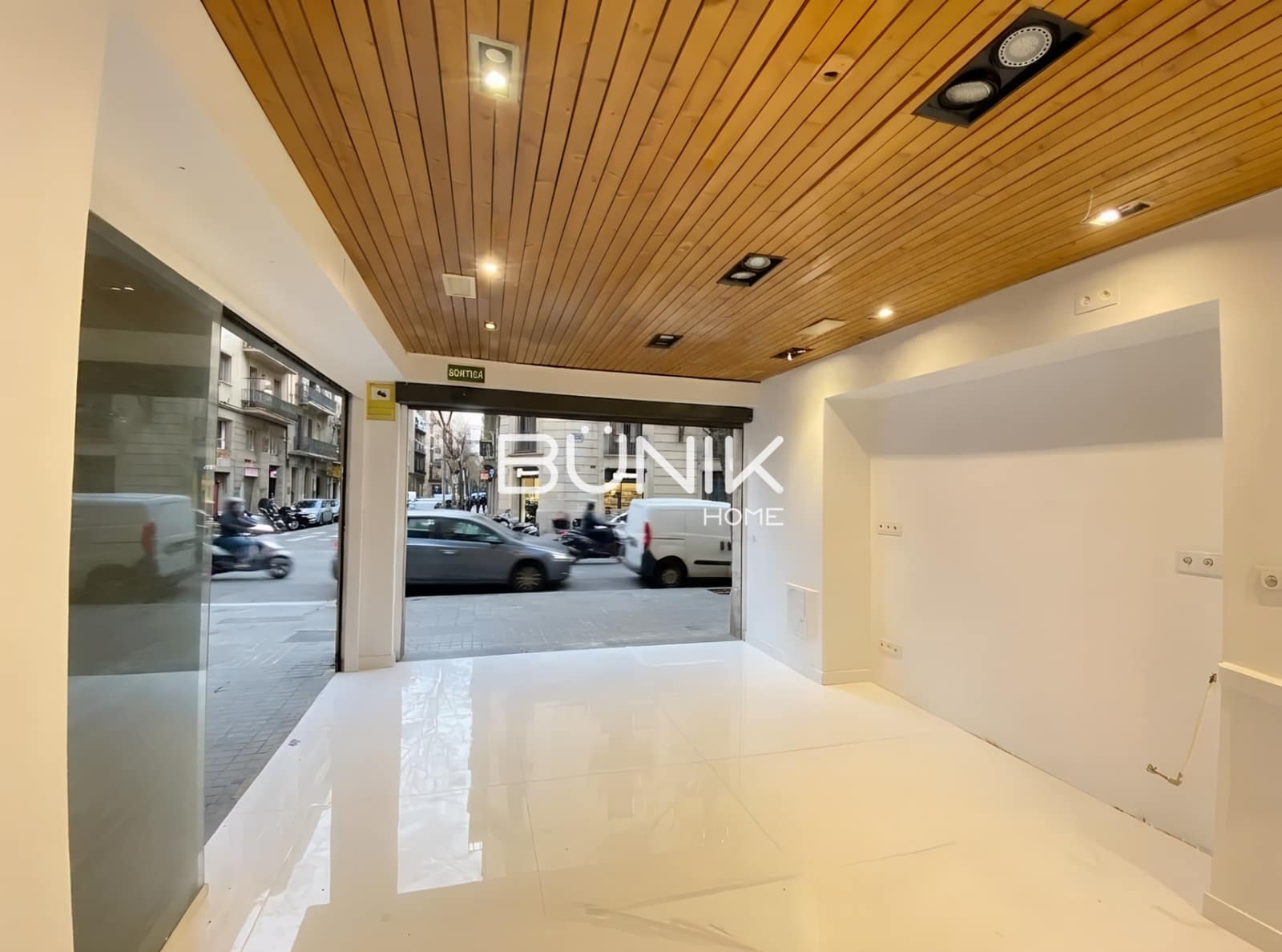 2 bedroom Commercial for rent in Barcelona city - € 3,320 (Ref: 9939126)