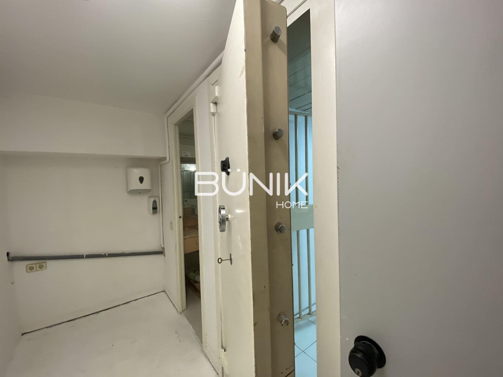 2 bedroom Commercial for rent in Barcelona city - € 3,320 (Ref: 9939126)