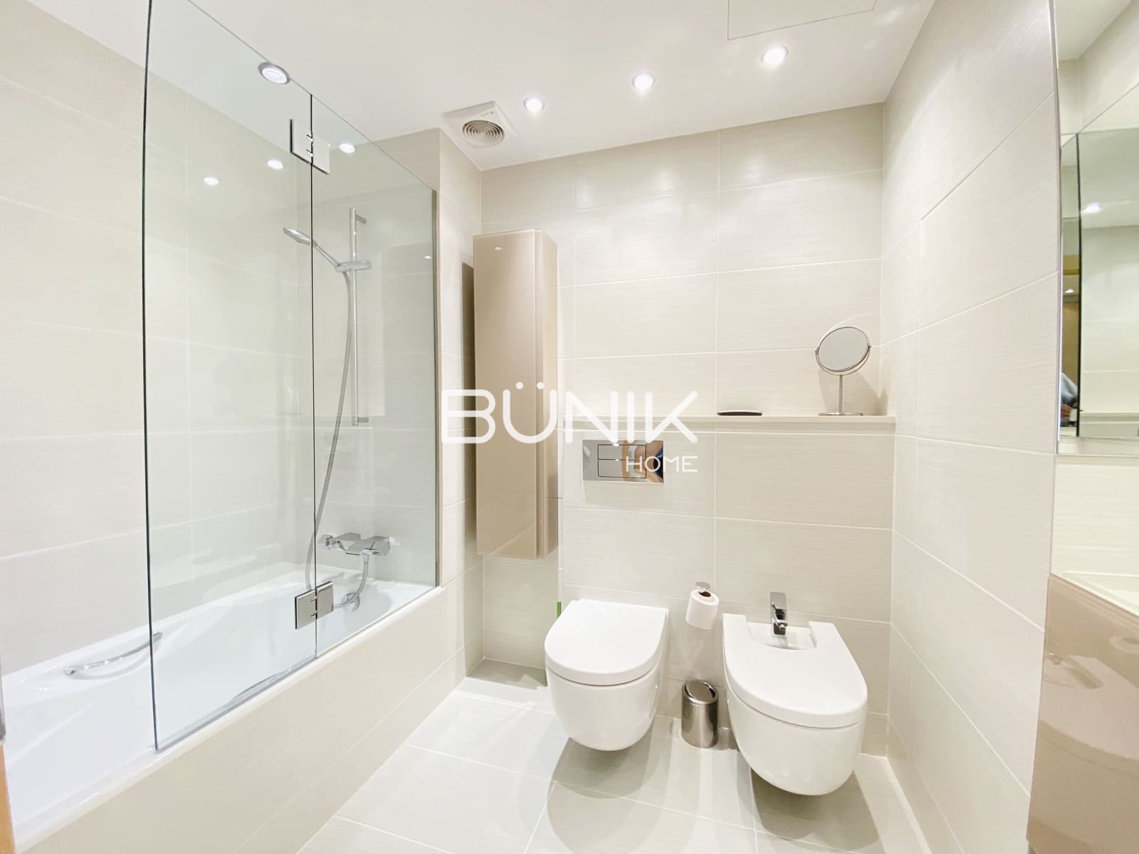 Piso de 4 habitaciones en Barcelona ciudad en alquiler con garaje - 2.950 € (Ref: 9942561)