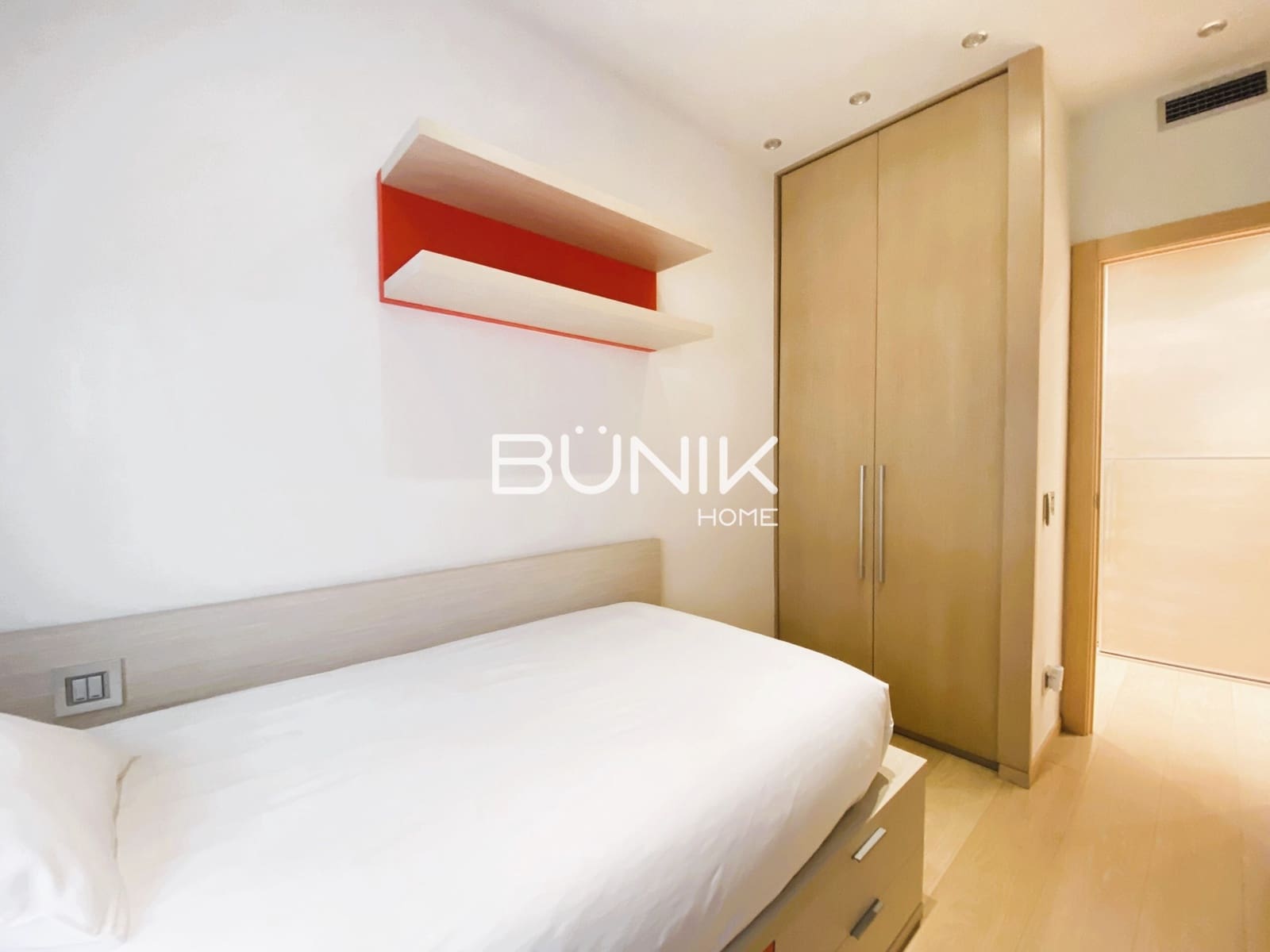 Piso de 4 habitaciones en Barcelona ciudad en alquiler con garaje - 2.950 € (Ref: 9942561)