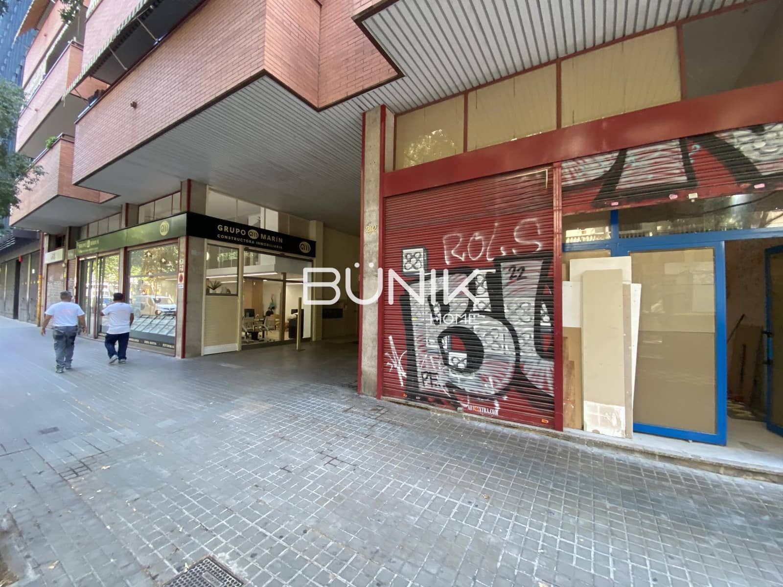 2 bedroom Commercial for rent in Barcelona city - € 1,400 (Ref: 9944937)