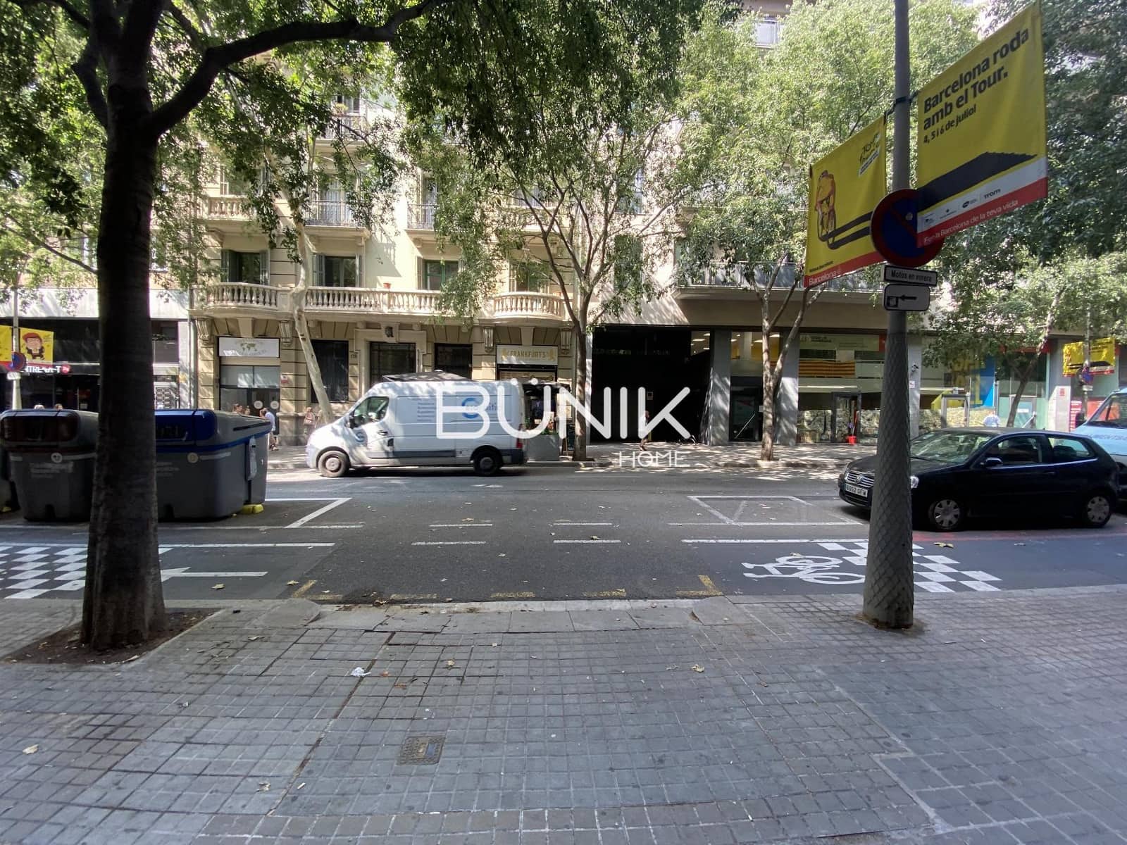 2 bedroom Commercial for rent in Barcelona city - € 1,400 (Ref: 9944937)