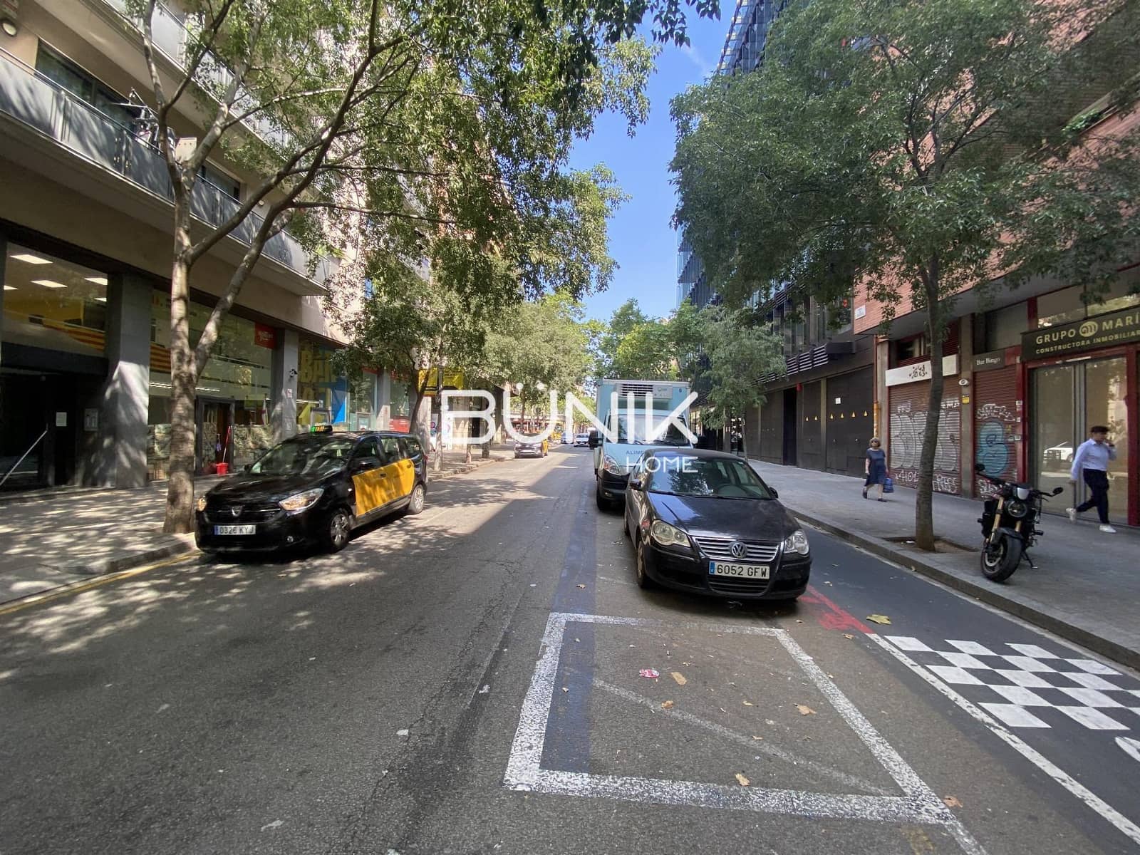 2 bedroom Commercial for rent in Barcelona city - € 1,400 (Ref: 9944937)