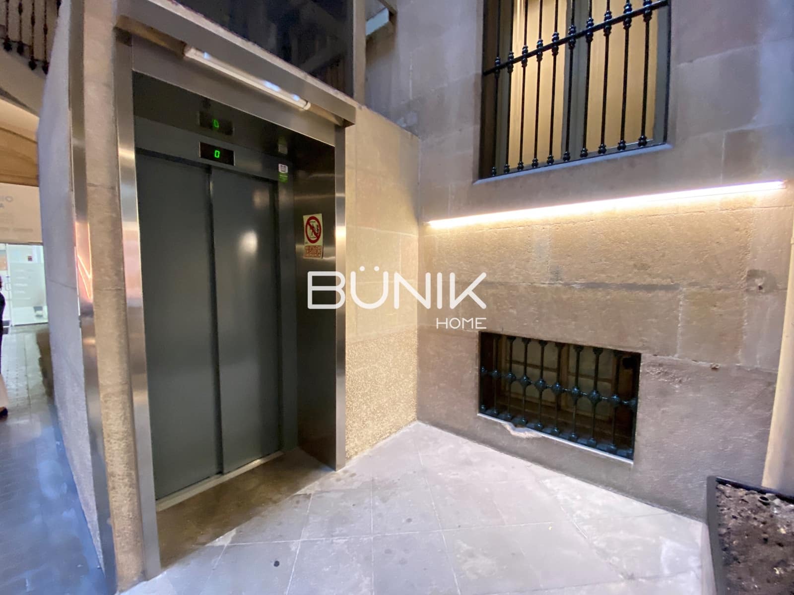 3 sypialnia Biuro do wynajęcia w Miasto Barcelona z garażem - 2 000 € (Ref: 9956636)
