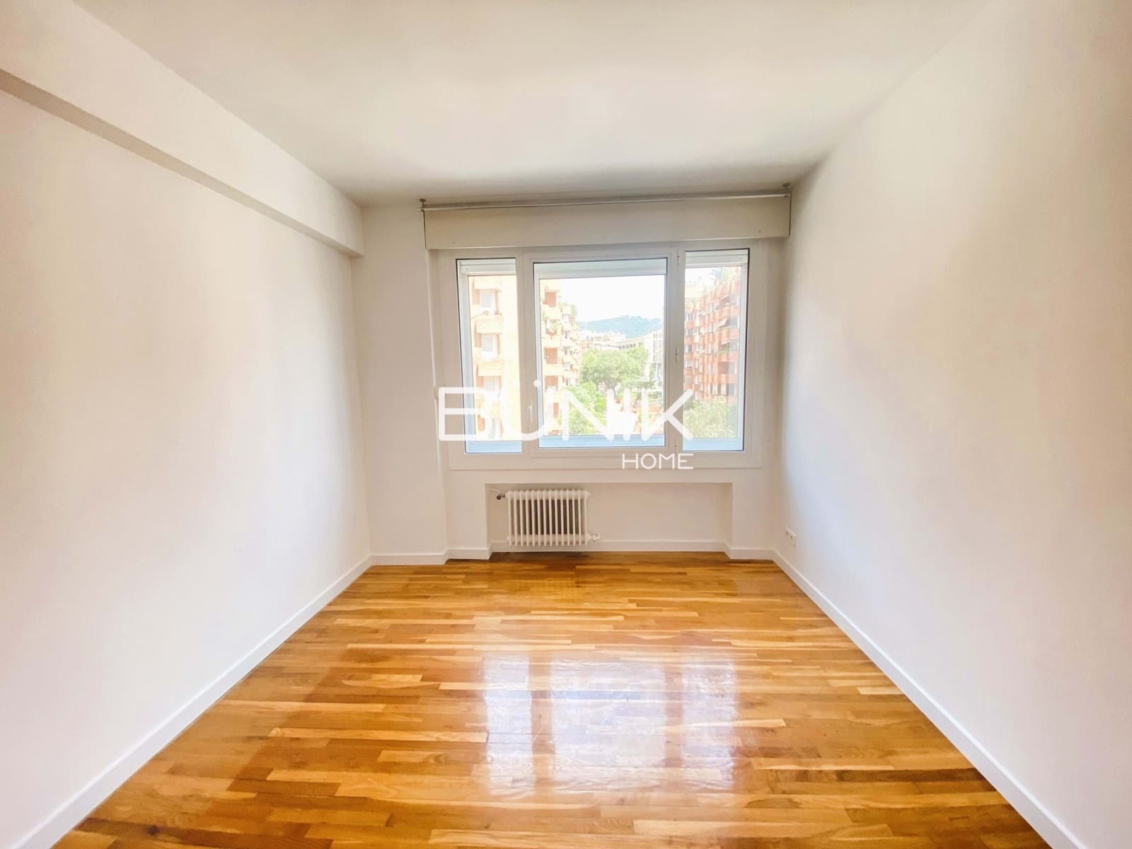 3 soveværelse Lejlighed til leje i Barcelona by med garage - € 3.500 (Ref: 9958841)
