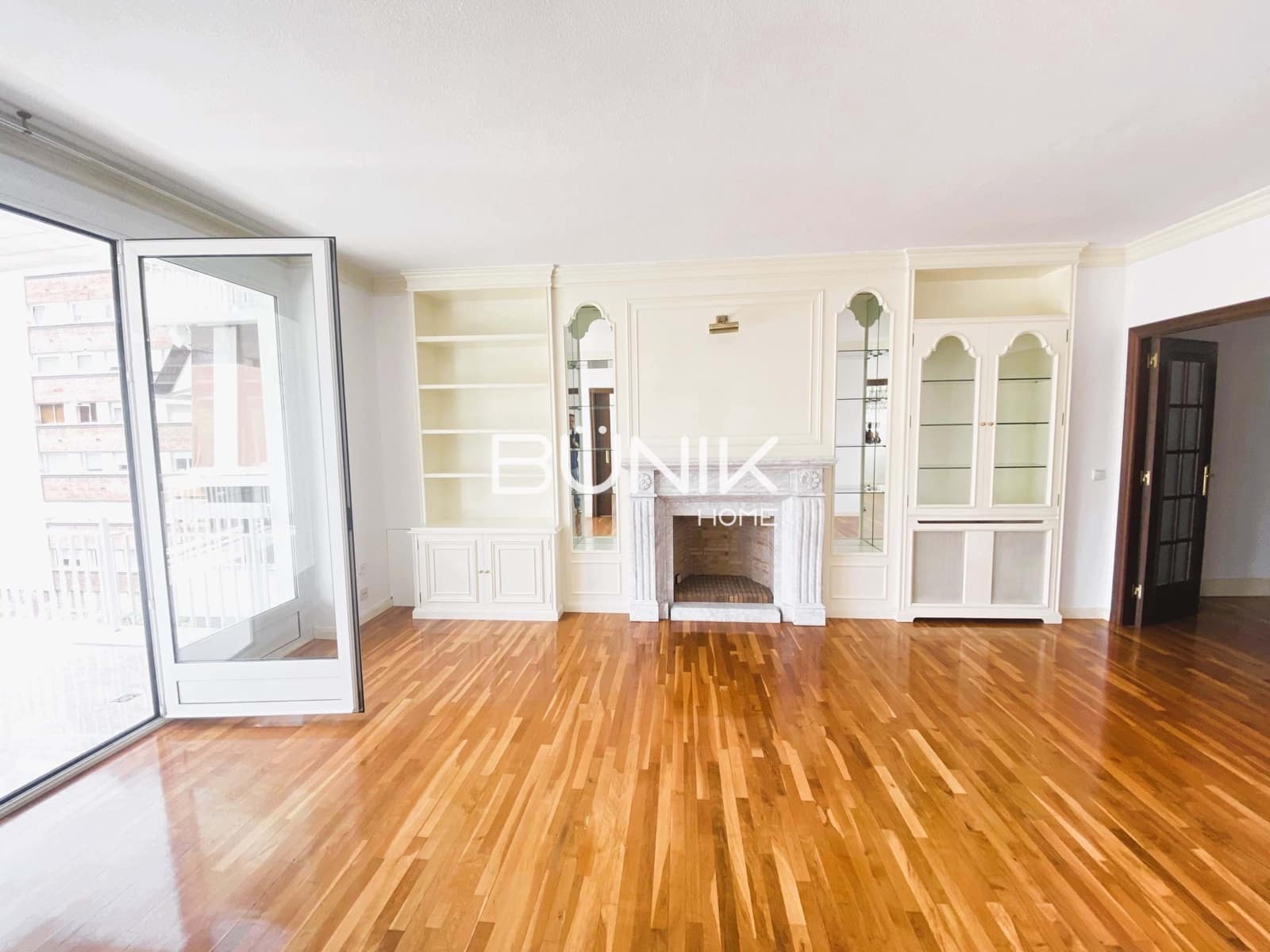 3 soveværelse Lejlighed til leje i Barcelona by med garage - € 3.500 (Ref: 9958841)
