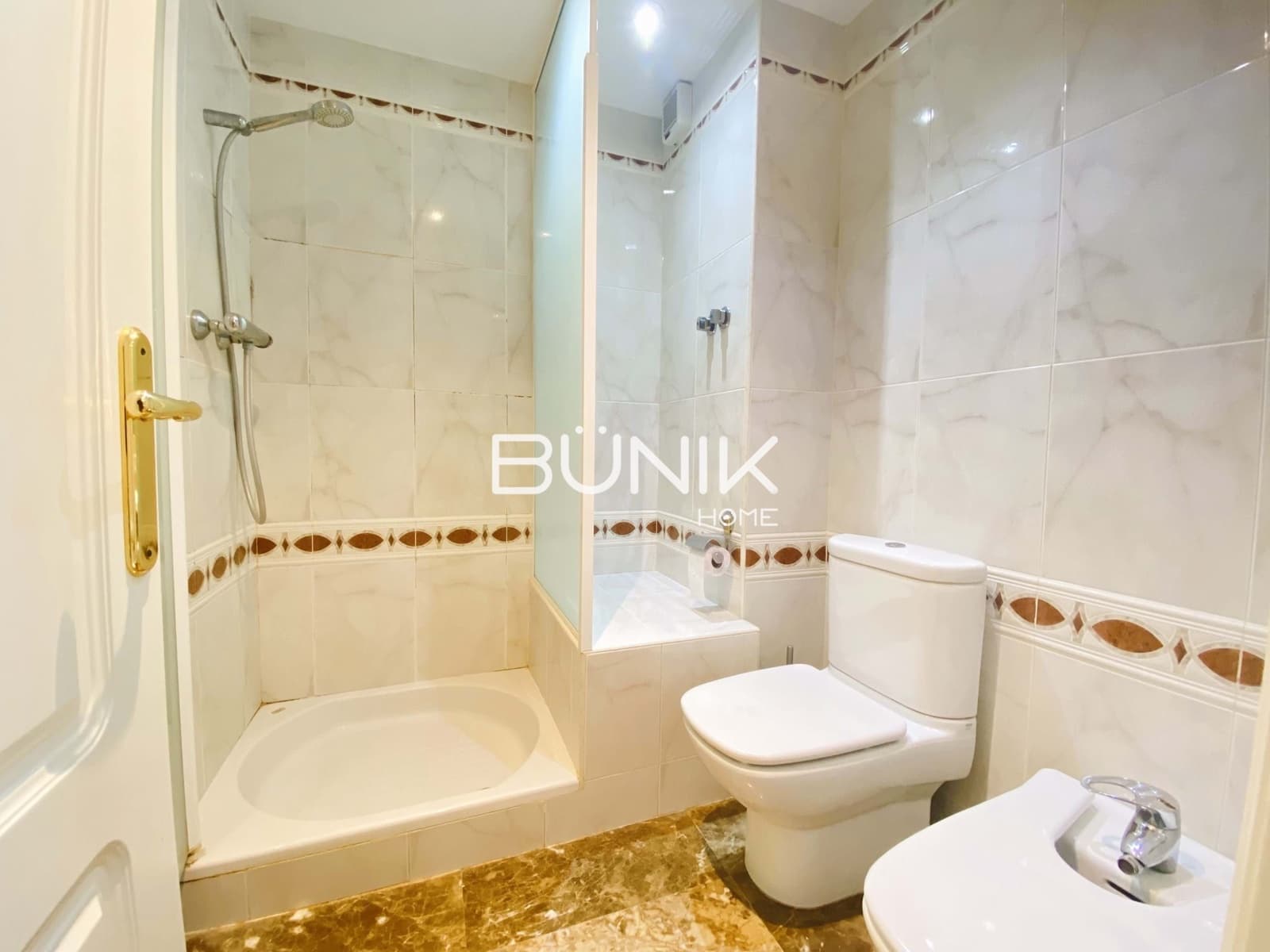 3 soveværelse Lejlighed til leje i Barcelona by med garage - € 3.500 (Ref: 9958841)