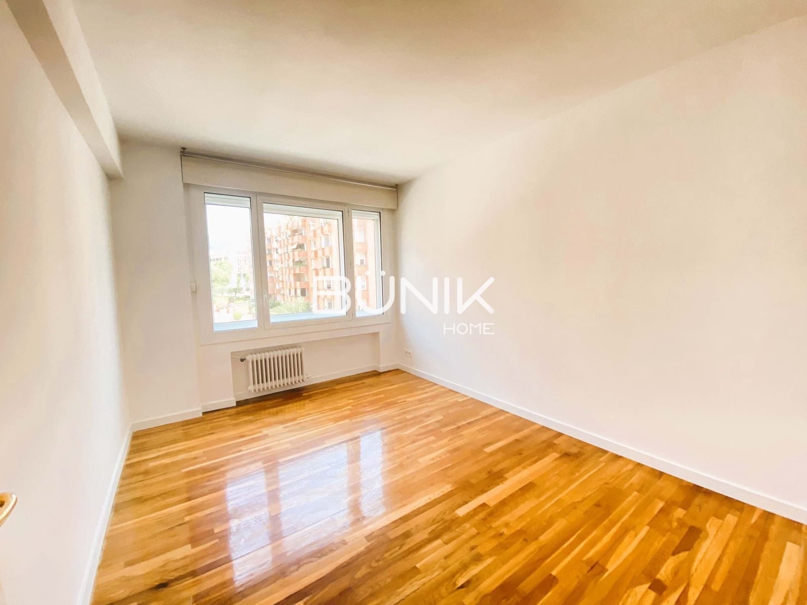 3 soveværelse Lejlighed til leje i Barcelona by med garage - € 3.500 (Ref: 9958841)