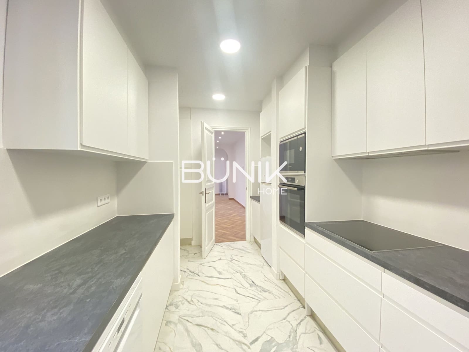 5 sypialnia Mieszkanie do wynajęcia w Miasto Barcelona - 4 000 € (Ref: 9963413)