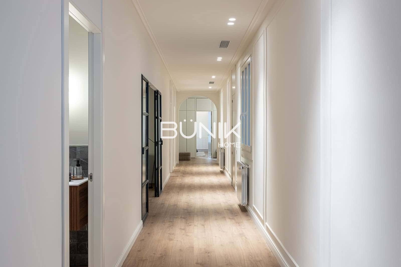 4 slaapkamer Flat te koop in Barcelona stad - € 1.985.000 (Ref: 9964528)