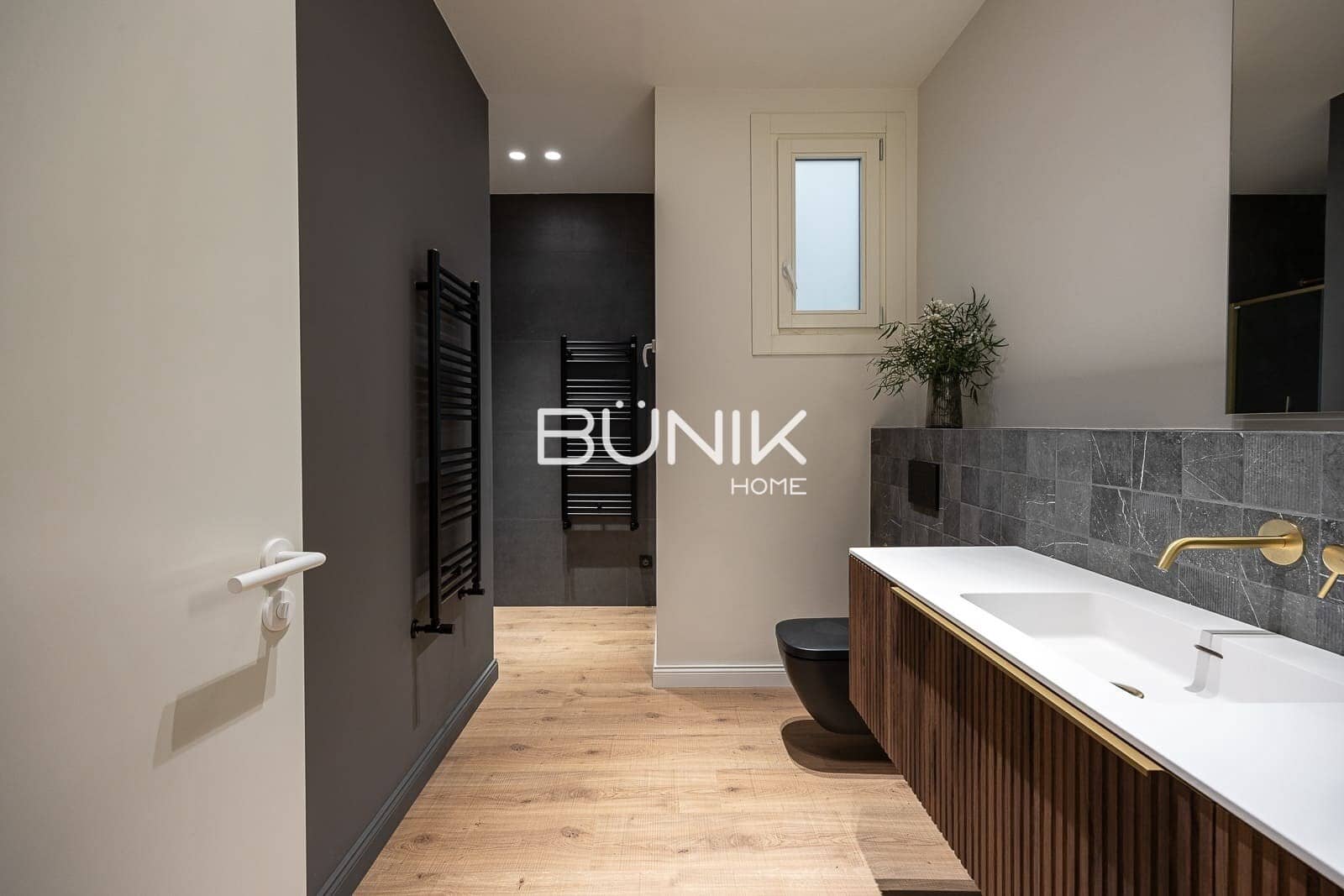 4 slaapkamer Flat te koop in Barcelona stad - € 1.985.000 (Ref: 9964528)