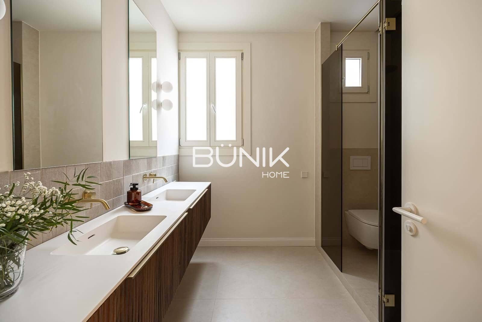 4 slaapkamer Flat te koop in Barcelona stad - € 1.985.000 (Ref: 9964528)