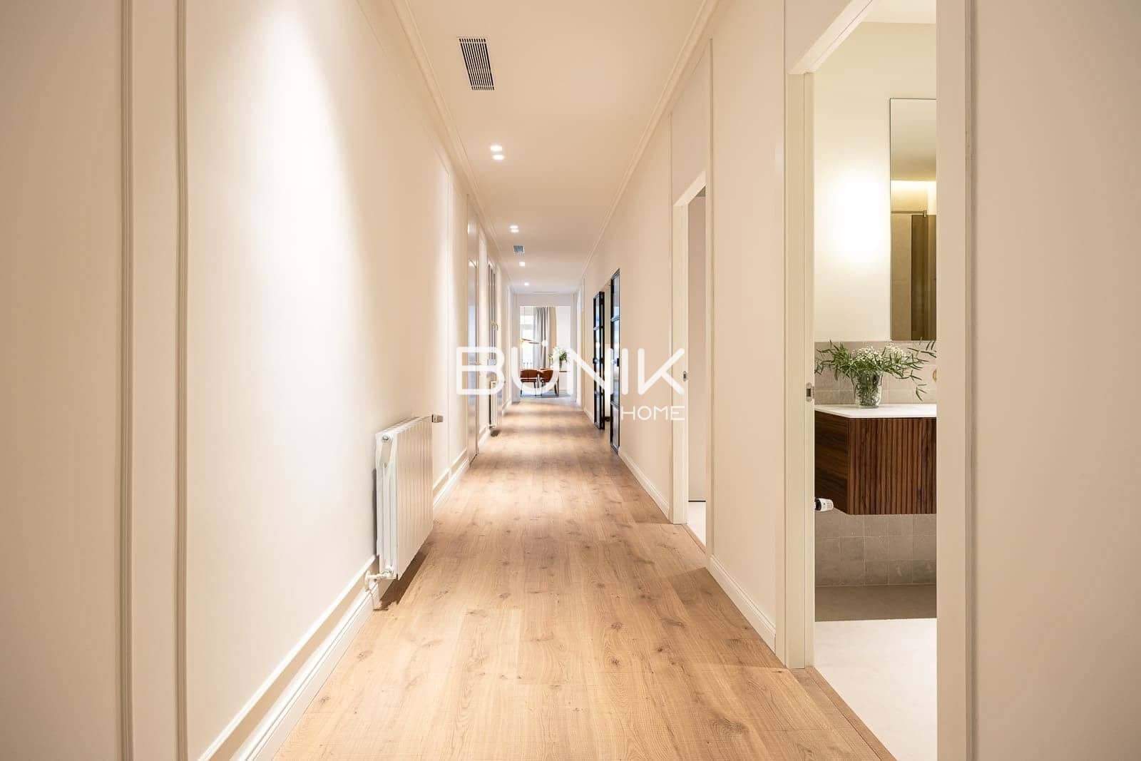 4 slaapkamer Flat te koop in Barcelona stad - € 1.985.000 (Ref: 9964528)