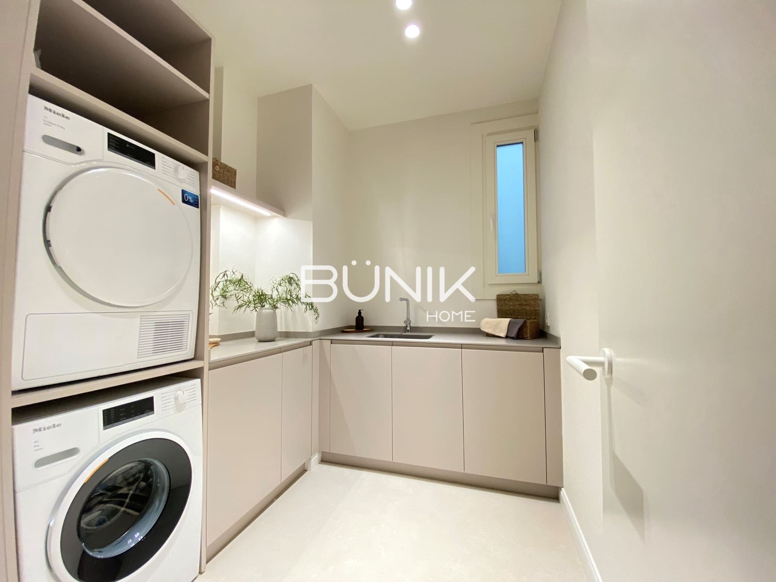 4 slaapkamer Flat te koop in Barcelona stad - € 1.985.000 (Ref: 9964528)