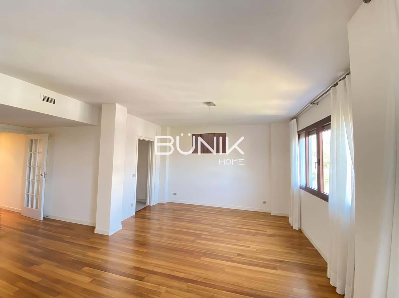 3 bedroom Flat for rent in Barcelona city with garage - € 3,385 (Ref: 9970637)