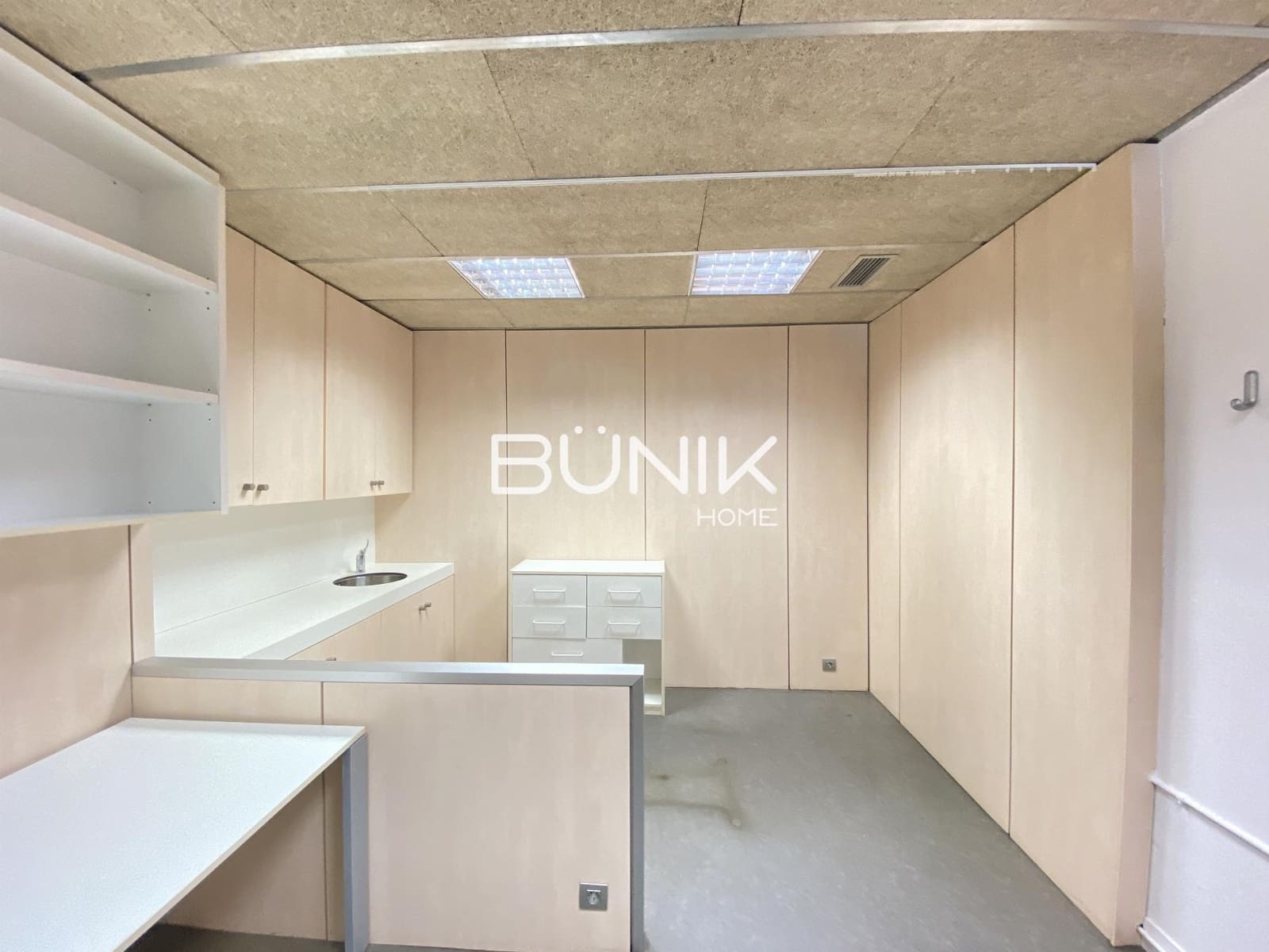 5 quarto Escritório para arrendar em Barcelona cidade - 1 600 € (Ref: 9974386)