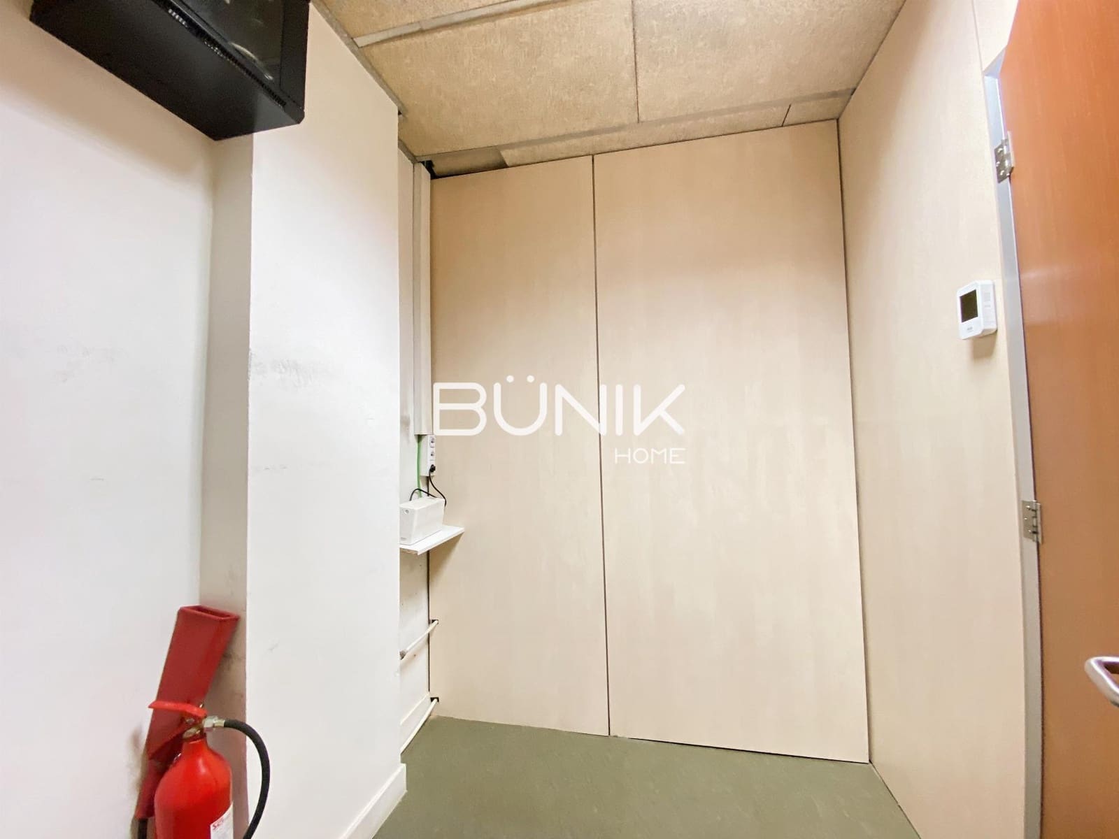 5 quarto Escritório para arrendar em Barcelona cidade - 1 600 € (Ref: 9974386)