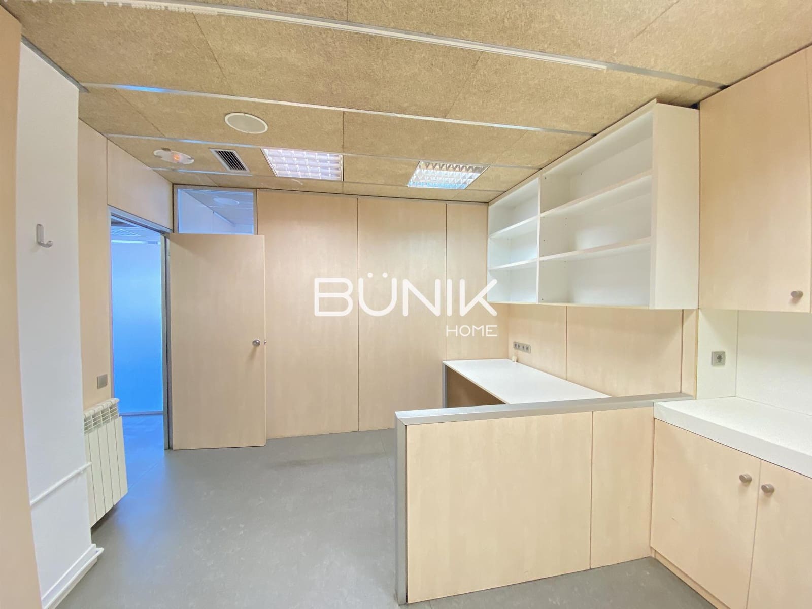 5 quarto Escritório para arrendar em Barcelona cidade - 1 600 € (Ref: 9974386)