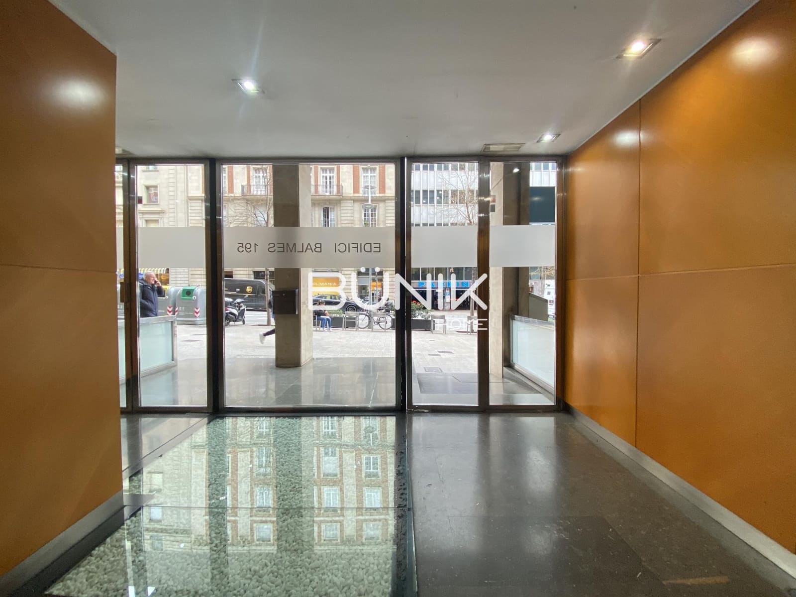 5 quarto Escritório para arrendar em Barcelona cidade - 1 600 € (Ref: 9974386)