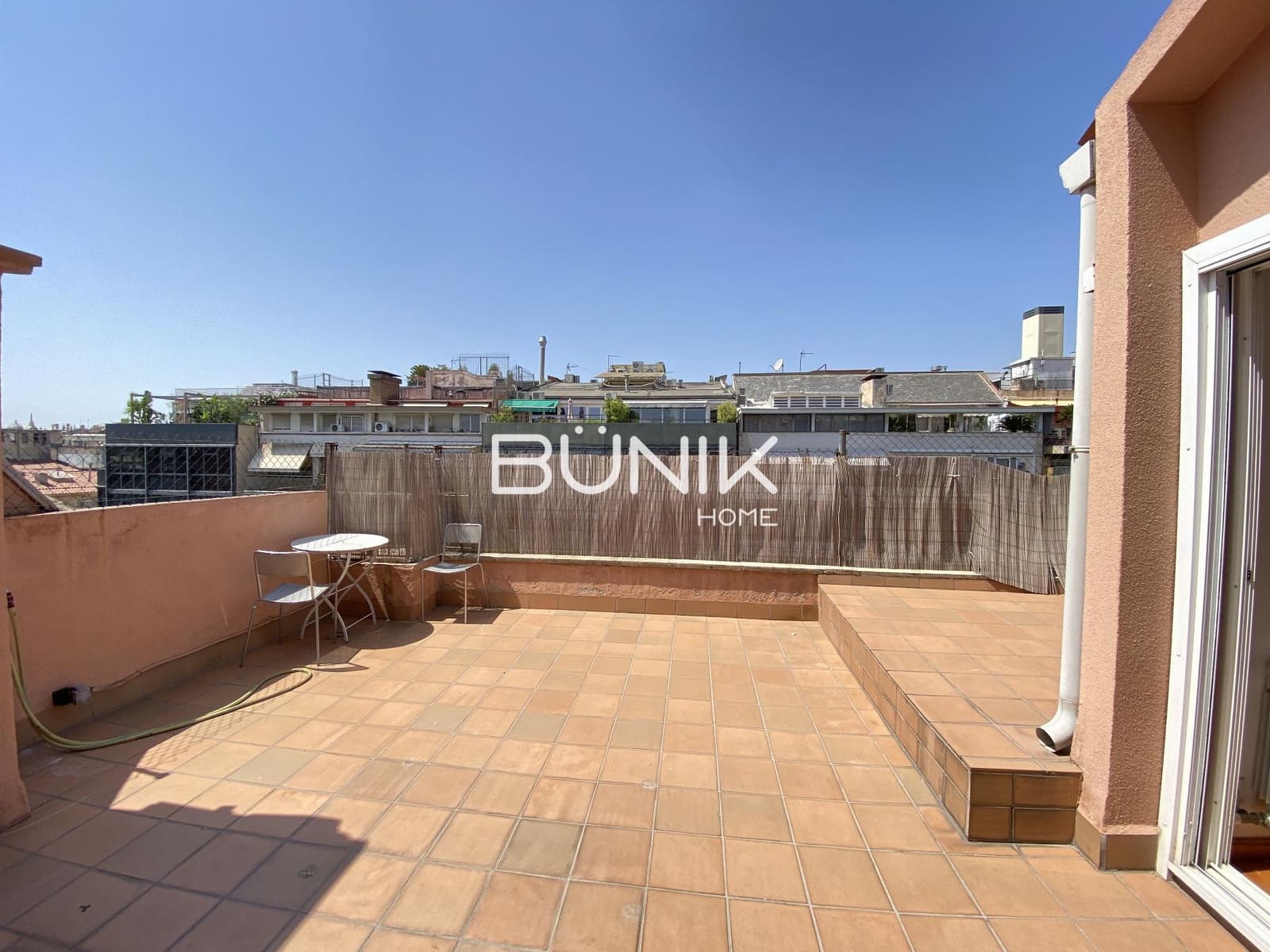 4 soveværelse Penthouse til leje i Barcelona by - € 2.910 (Ref: 9978923)