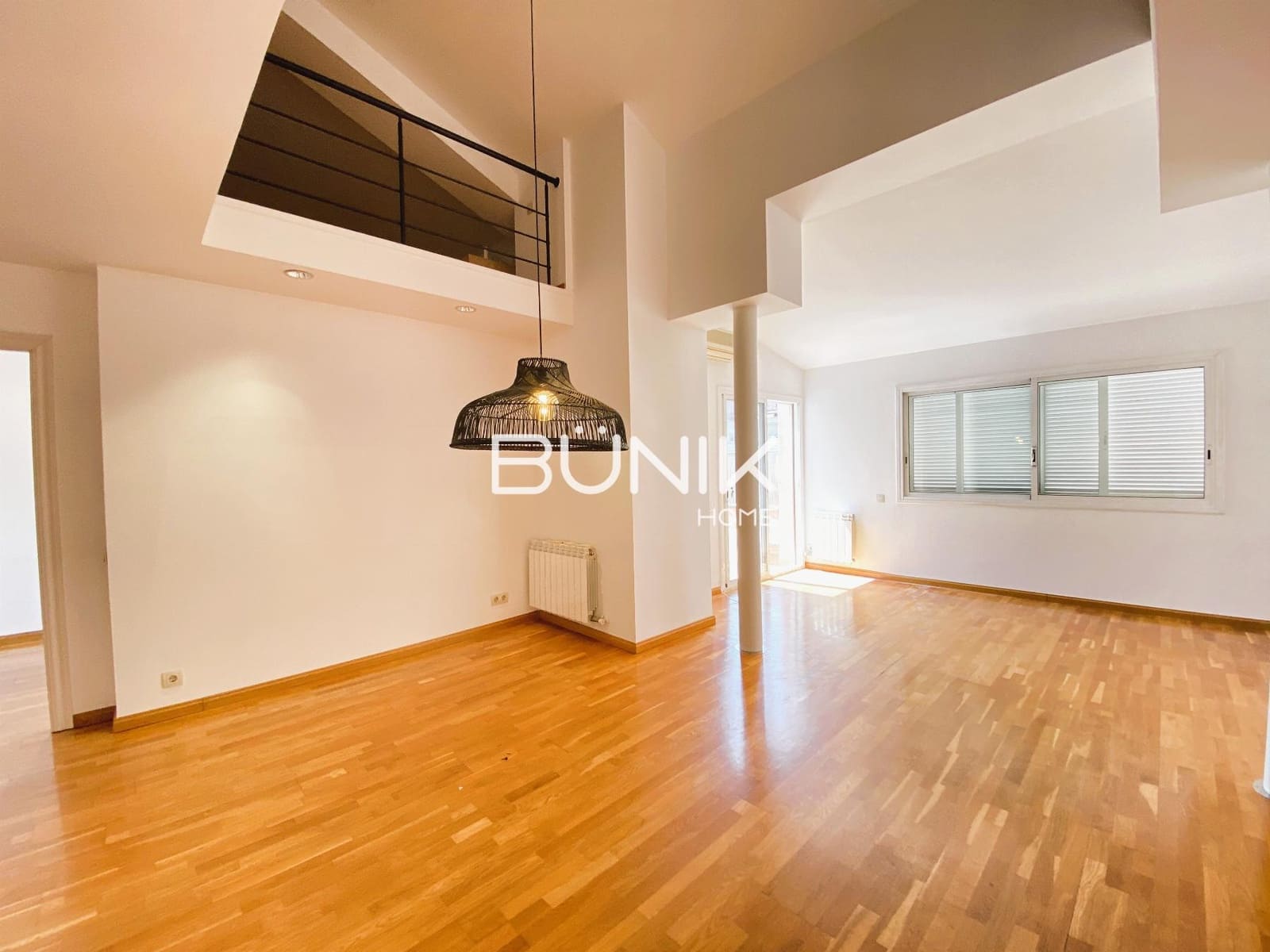 4 soveværelse Penthouse til leje i Barcelona by - € 2.910 (Ref: 9978923)
