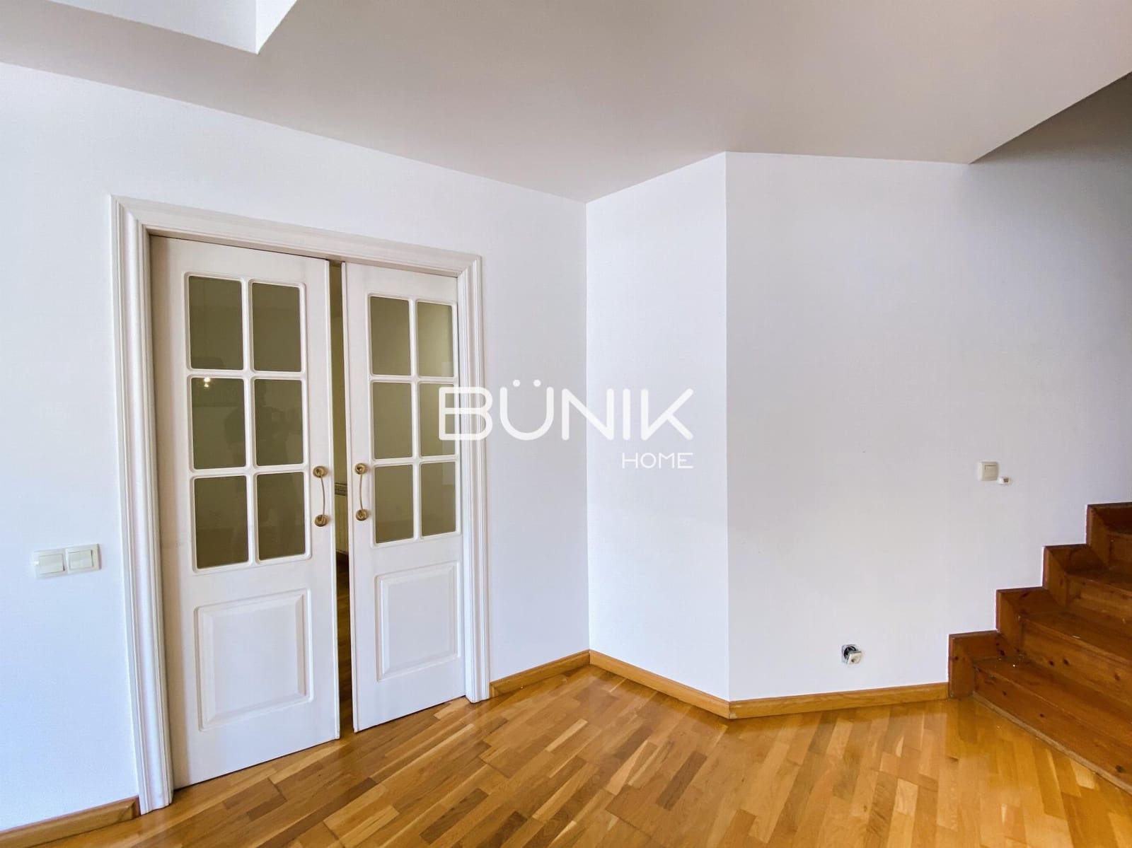 4 soveværelse Penthouse til leje i Barcelona by - € 2.910 (Ref: 9978923)