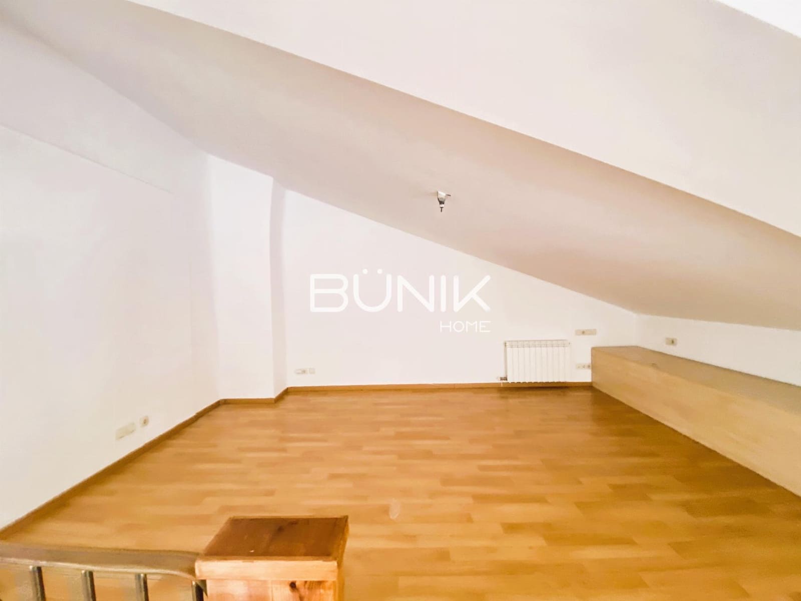 4 soveværelse Penthouse til leje i Barcelona by - € 2.910 (Ref: 9978923)
