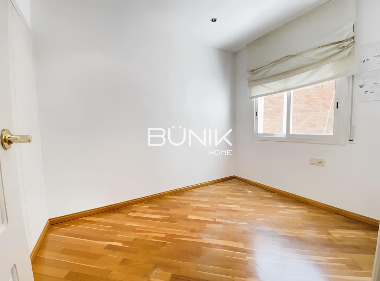 4 soveværelse Penthouse til leje i Barcelona by - € 2.910 (Ref: 9978923)